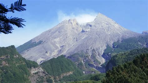 Le Réveil de la Vallée:  Un Mystère Volcanique au Coeur de Java au IIe siècle